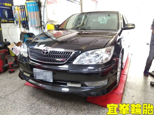 TOYOTA CAMRY SELENIA 5W50 輪胎對調