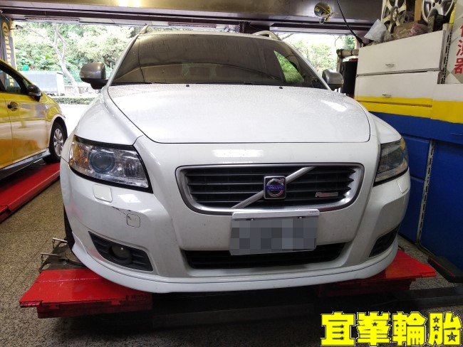 VOLVO V50 行駛偏向 3D四輪定位