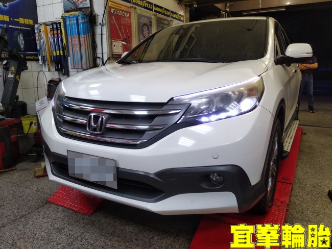 HONDA CR-V Continental PremiumContact7 235/55/18 胎圈最佳化平衡 3D四輪定位