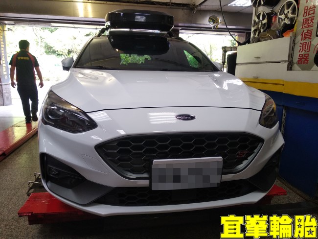 Ford Focus ST Wagon 冷氣排水管加裝 Michelin PILOT SPORT 4S PS4S 235/35/19