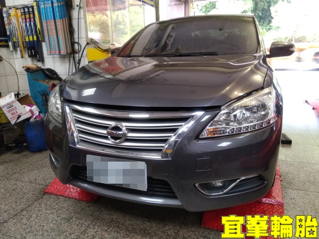 Nissan Super Sentra BOHENG陶瓷競技前後來令極致安裝 TUTELA TOP 4/S 煞車油