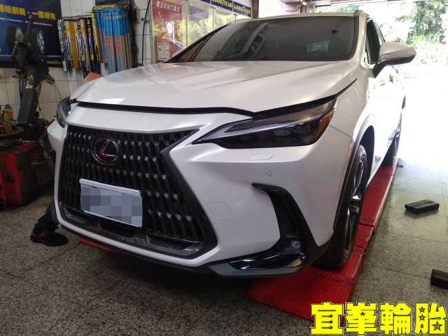 Lexus NX250 Gulf GDI 0W20 輪胎對調