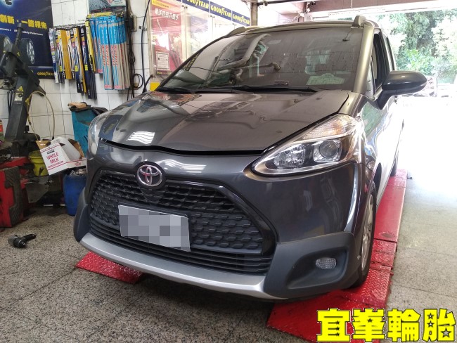 TOYOTA SIENTA Gulf GDI 0W20 Yokohama AE01F 185/60/15  胎圈最佳化平衡 3D四輪定位