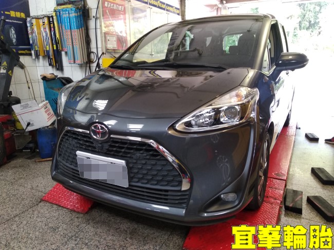 TOYOTA SIENTA Gulf GDI 0W20 輪胎對調