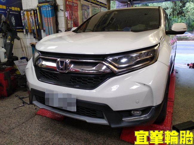 HONDA CR-V YOKOHAMA BluEarth-XT AE61 For Urban SUV 235/60/18 胎圈最佳化平衡 3D四輪定位BOHENG陶瓷競技前來令極致安裝 高速煞車抖動 碟盤車銷研磨