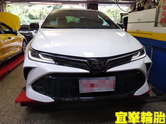 Toyota Corolla Altis GR SPORT Gulf GDI 0W20 輪胎對調