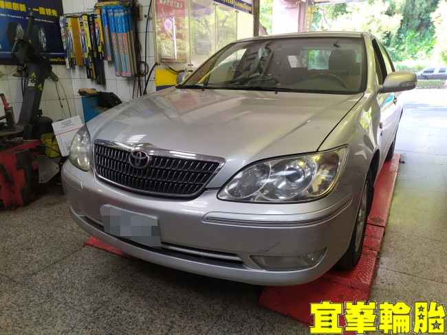 TOYOTA CAMRY Gulf ULE 5W40 輪胎對調