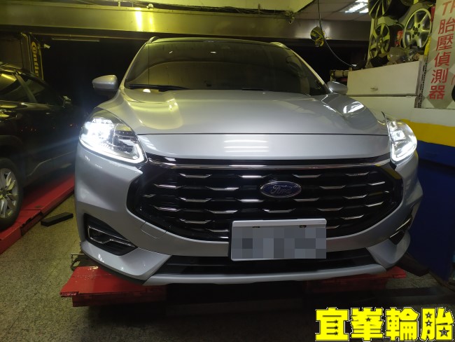 Ford Kuga YOKOHAMA BluEarth-RV RV03 225/60/18 3D四輪定位