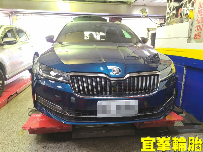 Skoda Superb ORO W427-A TPMS Pirelli Cinturato P7 防穿刺 215/55/17 3D四輪定位