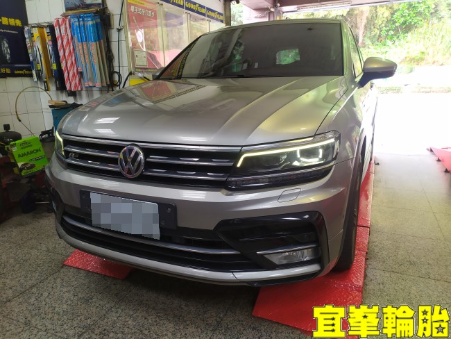 Volkswagen Tiguan Continental SportContact 6 SC6 255/45/19 3D四輪定位