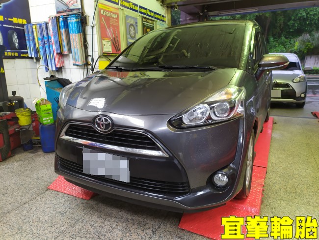 TOYOTA SIENTA Yokohama AE01F 185/60/15 胎圈最佳化平衡 3D四輪定位