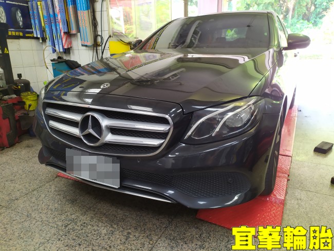 Mercedes Benz E-Class E200 W213 Goodyear EfficientGrip Performance 2 225/55/17 3D四輪定位