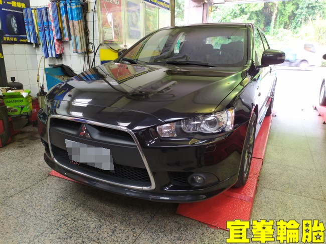 Mitsubishi Lancer Sportback 自備機油變速箱油保養 變速箱油濾心更換 9986 燃油系統清潔劑 Yokohama Advan dB V553 215/55/17 胎圈最佳化平衡  3D四輪定位