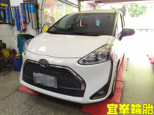 TOYOTA SIENTA Gulf GDI 0W20 輪胎對調