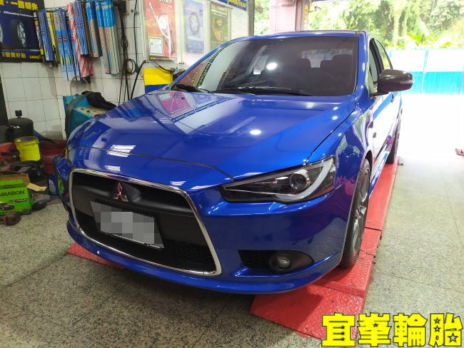 Mitsubishi Lancer Sportback 行駛偏向 方向盤抖動 Yokohama Advan dB V553 225/40/18 3D四輪定位