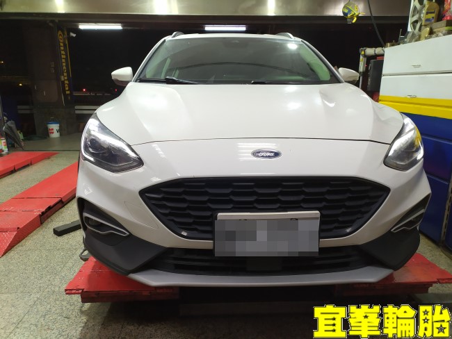 Ford Focus Active Vignale YOKOHAMA BluEarth-XT AE61  215/50/18 3D四輪定位