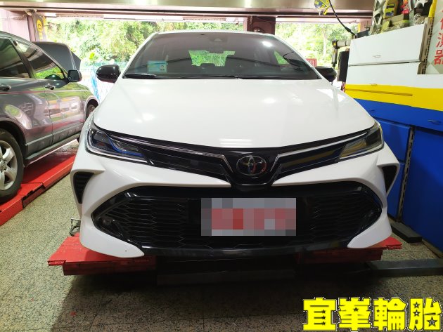 Toyota Corolla Altis GR SPORT Gulf GDI 0W20 輪胎對調