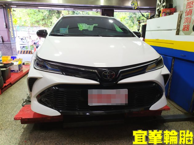 Toyota Corolla Altis GR SPORT Gulf GDI 0W20 輪胎對調