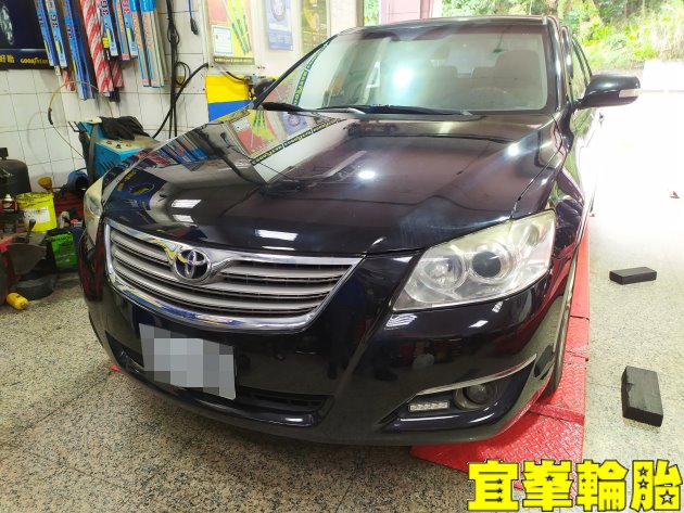 TOYOTA CAMRY Yokohama BluEarth-ES ES32 215/55/17 Gulf MAX Ultra Plus 10W40