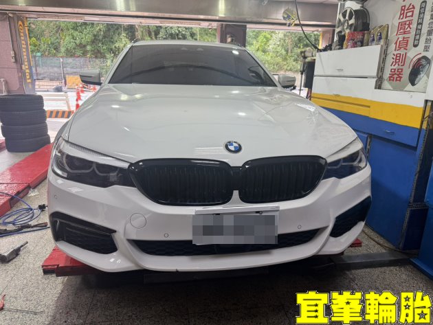 BMW G30 520D 雨刷水量不足燈亮 雨刷噴水馬達更換 噴水馬達橡皮更換