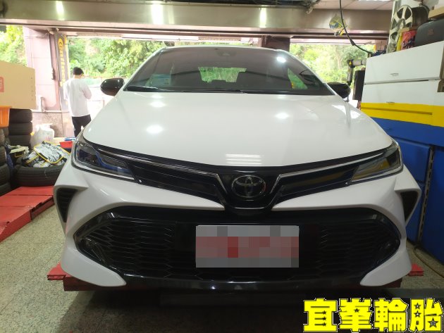 Toyota Corolla Altis GR SPORT Gulf GDI 0W20 輪胎對調