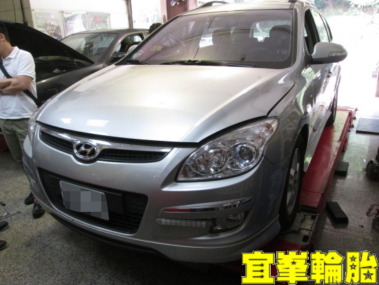 HYUNDAI i30CW 自備油品保養  福士水箱精  冷氣系統保養