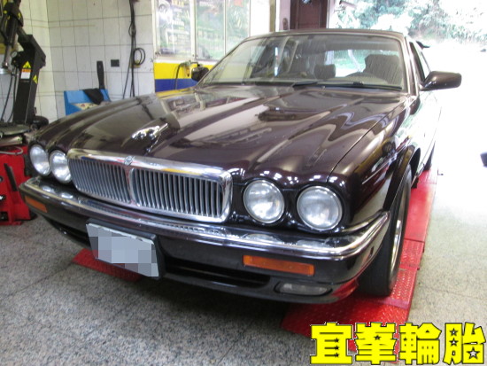 JAGUAR XJ6 ContiComfortContact CC5 235/60/16 3D四輪定位