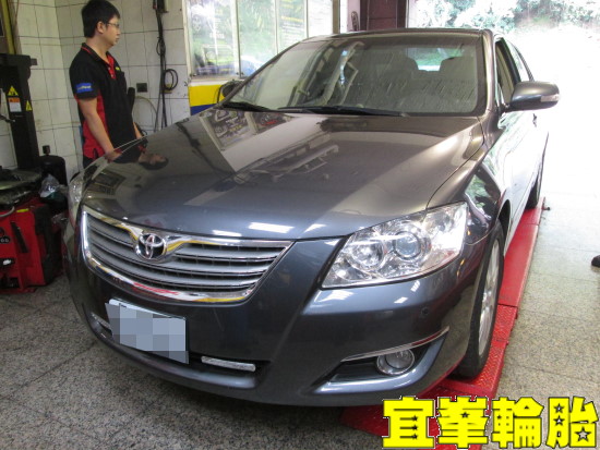 CAMRY 輪胎對調