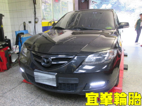 MAZDA 3 高速抖動