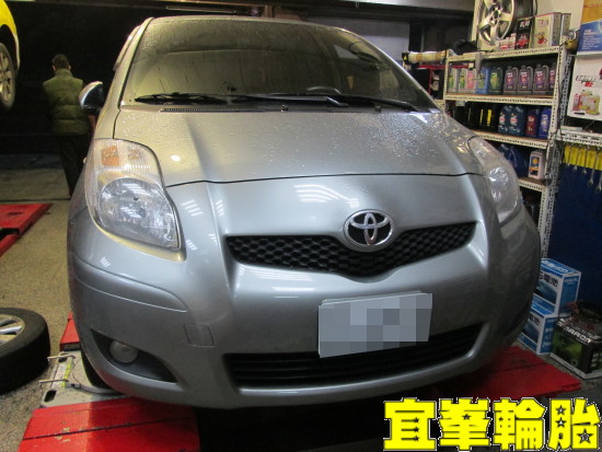 TOYOTA YARIS Assurance TripleMax 185/60/15 3D四輪定位