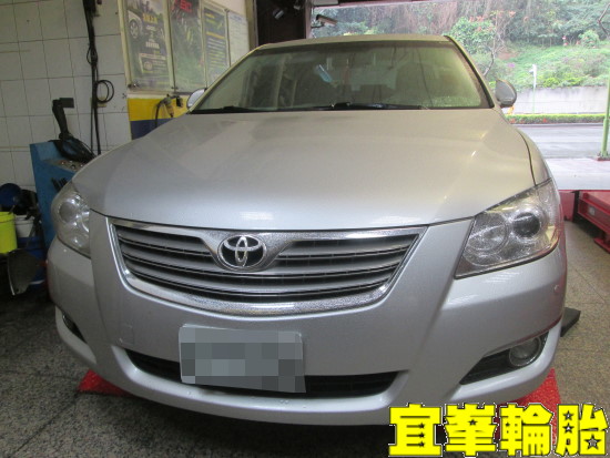 toyota camry  Assurance TripleMax 215/60/16  3D四輪定位