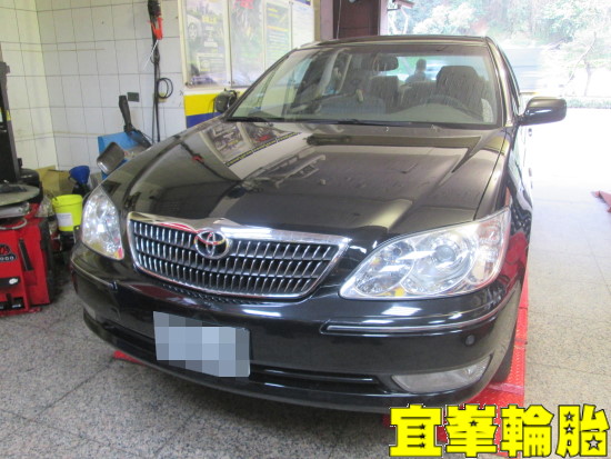 toyota camry  ASSURENCE FUEL MAX 215/55/17