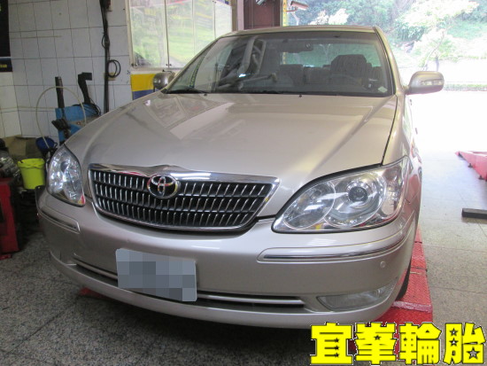 TOYOTA CAMRY SELENIA 5W50 輪胎對調