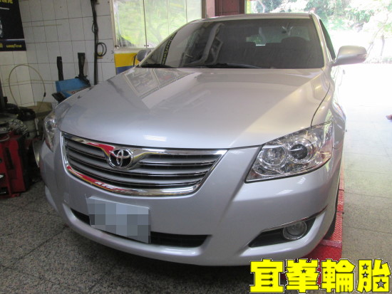 TOYOTA CAMRY 輪胎對調 極致胎圈平衡