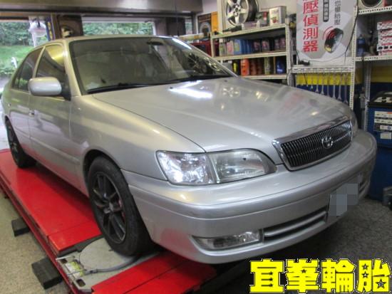 TOYOTA PREMIO 3D四輪定位