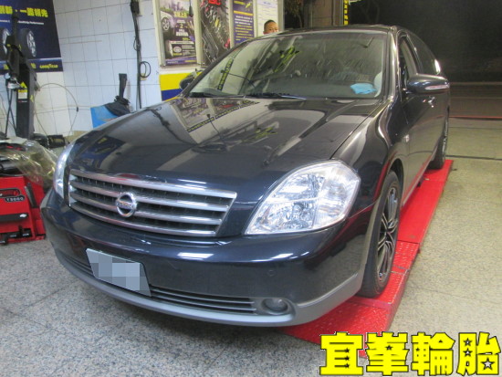 NISSAN TEANA 輪胎對調