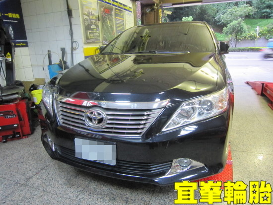 CAMRY 2.5 Assurance TripleMax 215/60/16 3D四輪定位