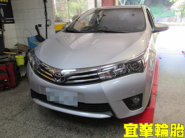 TOYOTA ALTIS 輪胎對調