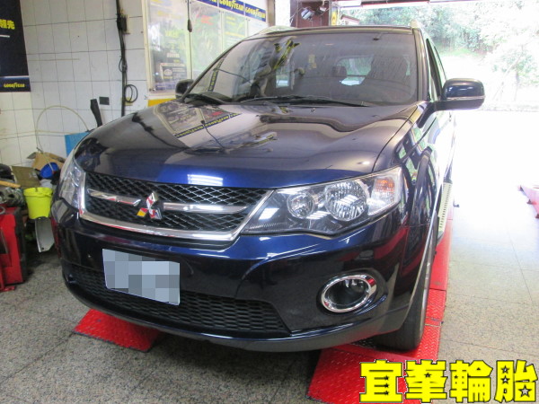 Mitsubishi Outlander ORO W410 TPMS EfficientGrip SUV 235/55/18 3D四輪定位