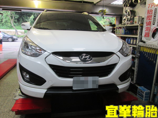 Hyundai ix35 ContiCrossContact LX Sport 225/60/17 3D四輪定位