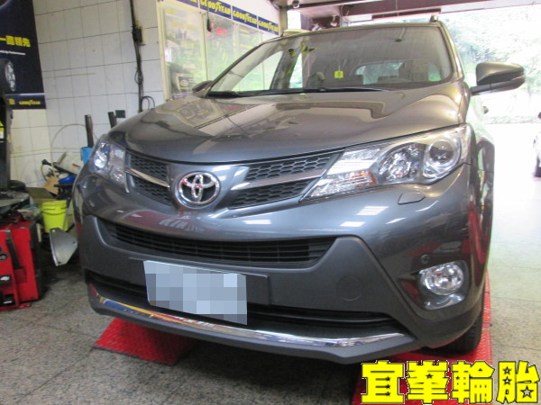 TOYOTA RAV4 輪胎對調