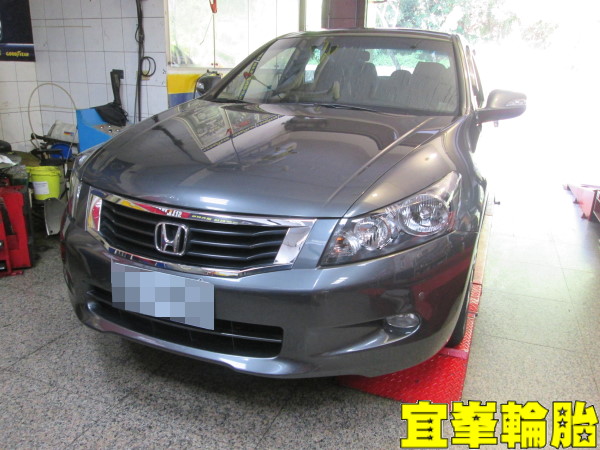 Honda Accord 2.0 EAGLE EFFICIENTGRIP E.F.G performance 225/50/17 3D四輪定位