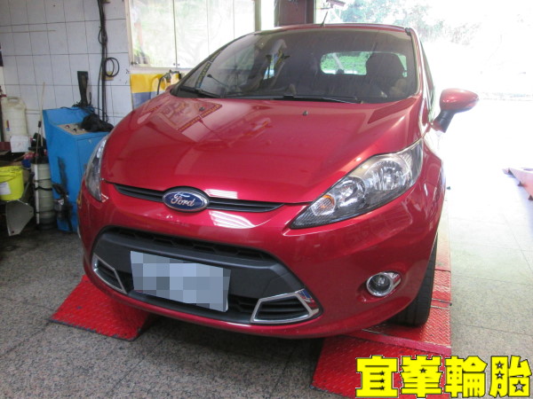 FORD FIESTA Assurance TripleMax 195/50/16 3D四輪定位