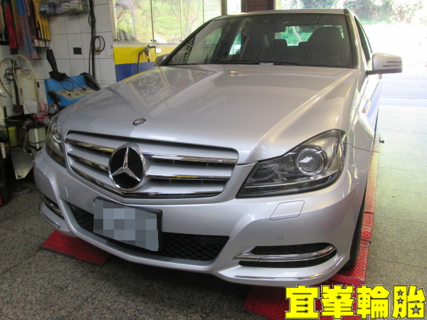 Mercedes-Benz W204 C300 CSC5 225/45/17 3D四輪定位