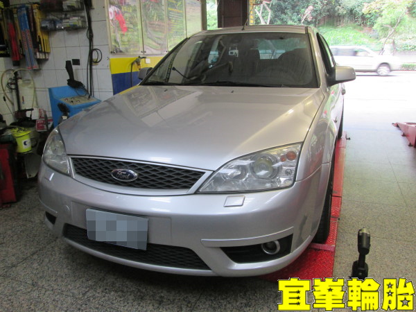 Ford Mondeo ST220 輪胎對調