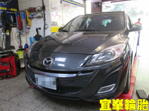 MAZDA 3 自備機油保養 水箱精更換  輪胎對調極致胎圈平衡  福士車室活性碳空氣濾網!