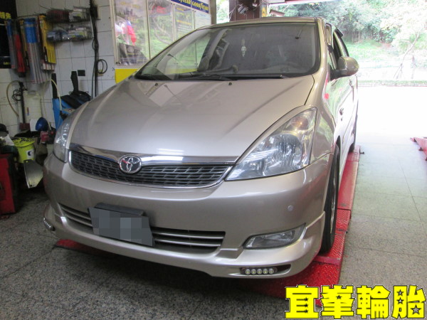 TOYOTA WISH unil-opal V9 5W50 Assurance triplemax 215/45/17 3D四輪定位