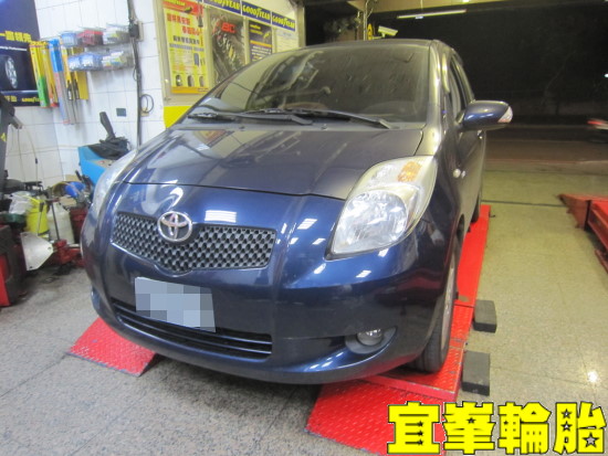 TOYOTA YARIS  Assurance TripleMax 185/60/15
