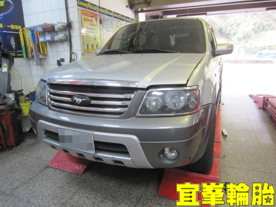 FORD ESCAPE SELENIA 5W40 輪胎對調