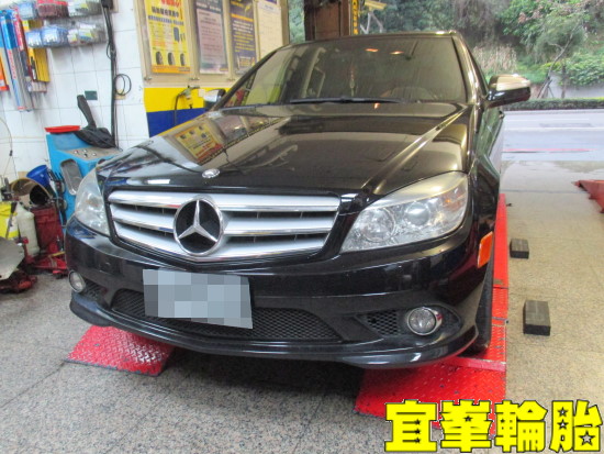 Mercedes-Benz W204 C300 CSC5 245/40/17 3D四輪定位